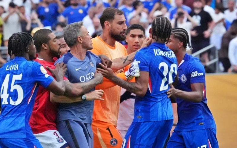 Thành công gần đây và thách thức tài chính