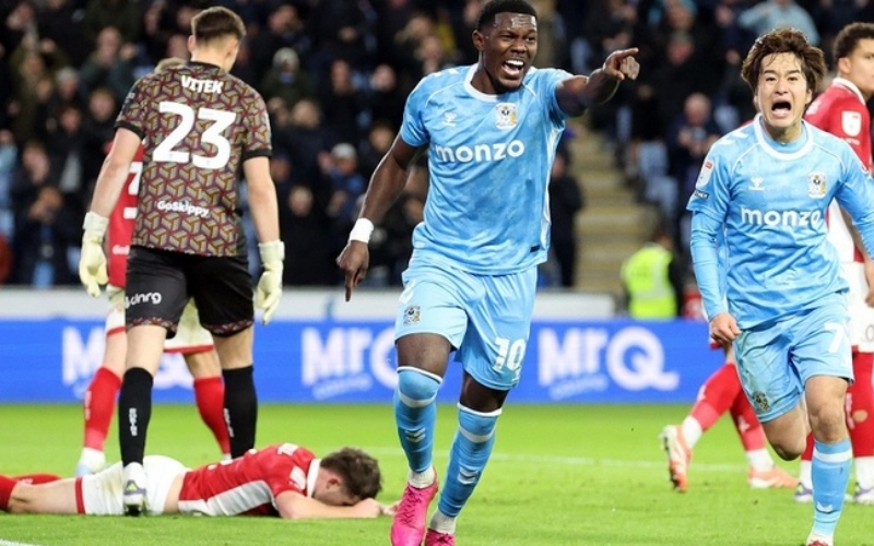 Nhìn lại trận Coventry - Swansea: Chiến thắng tối thiểu cho sự lỳ lợm của chủ nhà.